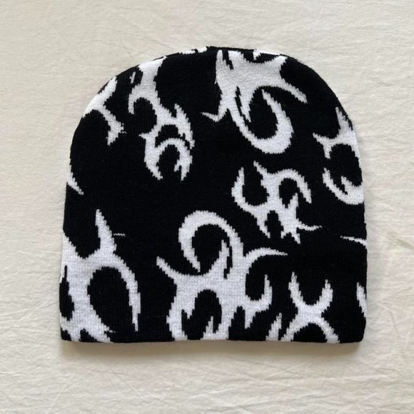Y2K 2000s grunge punk black and white unique fire design beanie - Picture 6 of 8